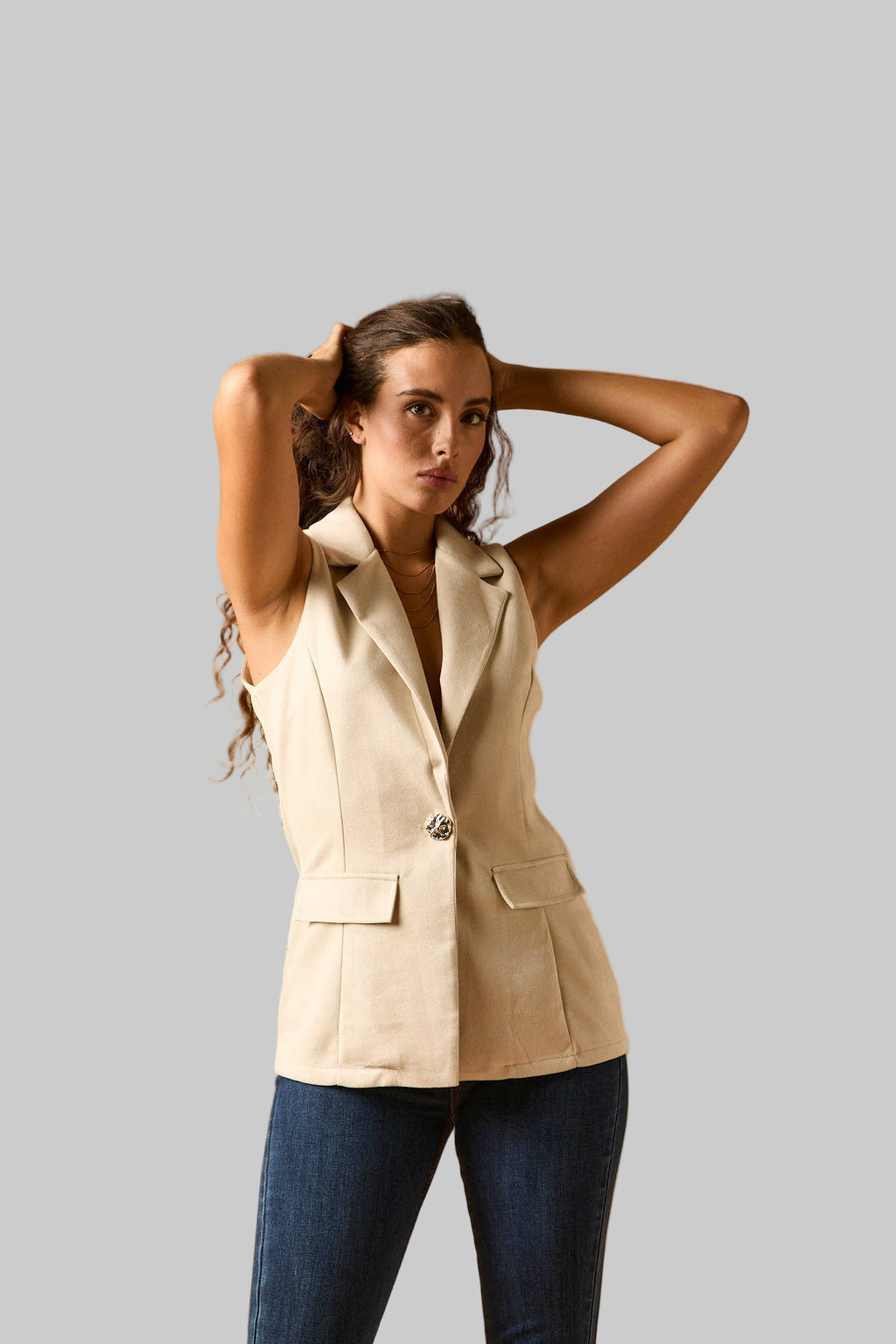 CHALECO BOTÓN EFECTO ANTE BEIGE
