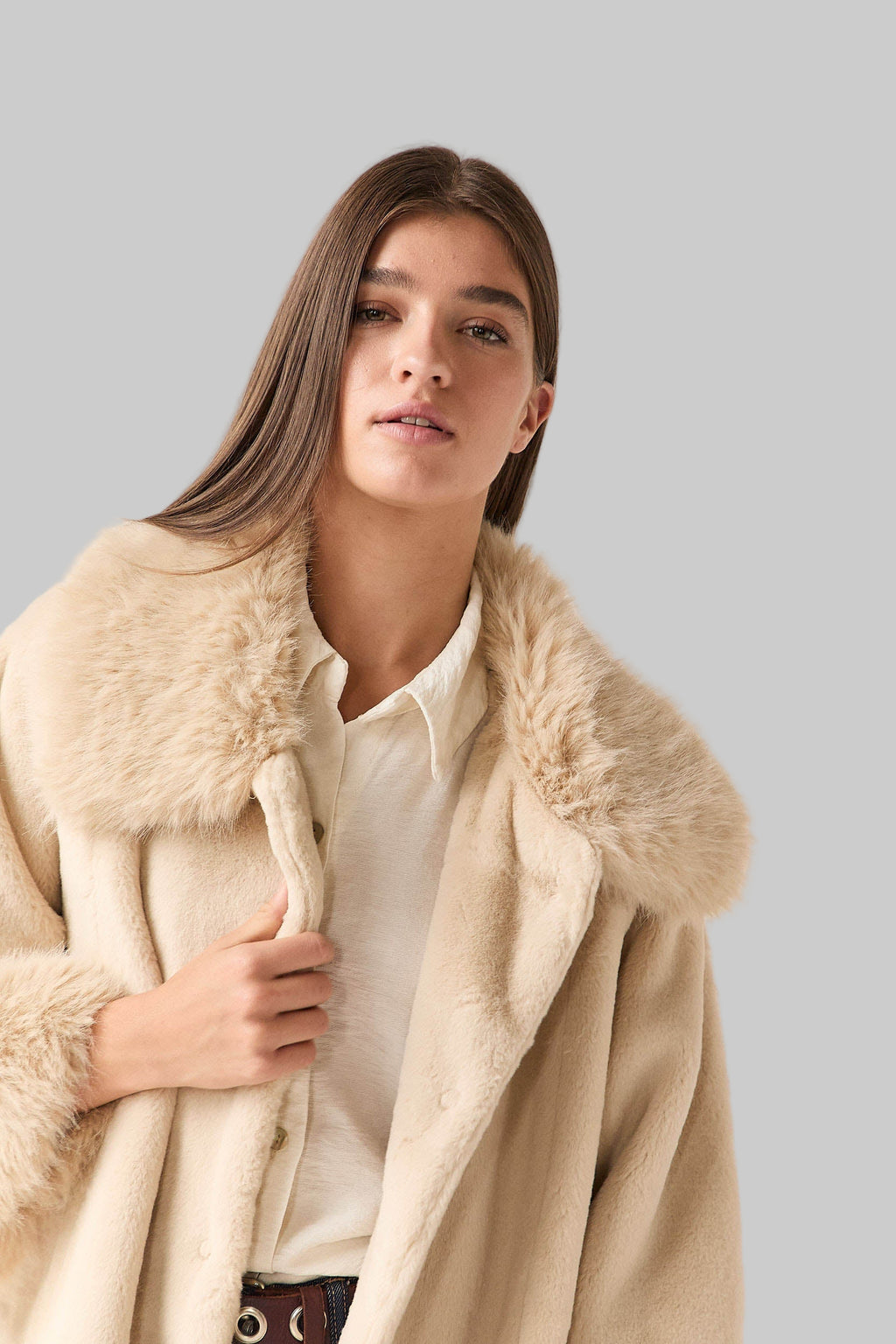 ABRIGO CAPA PELO BEIGE