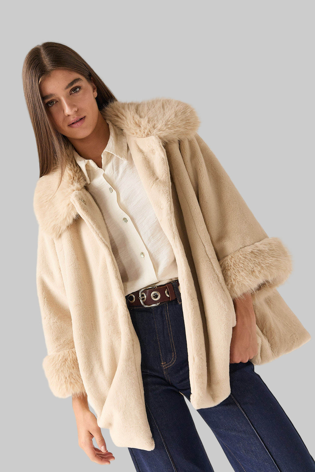 ABRIGO CAPA PELO BEIGE